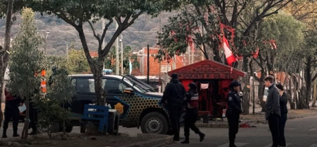 La mujer hallada sin vida en Juan Pablo II murió por asfixia por ahorcamiento: investigan si hubo un crimen