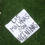 Reino Unido pidiĂł a la FIFA investigar a la Argentina por la bandera de Malvinas