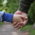 Un niño de de 12 años sueña con una familia que lo adopte