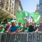 Los trabajadores civiles de las Fuerzas Armadas realizaron un paro y movilizaciĂłn