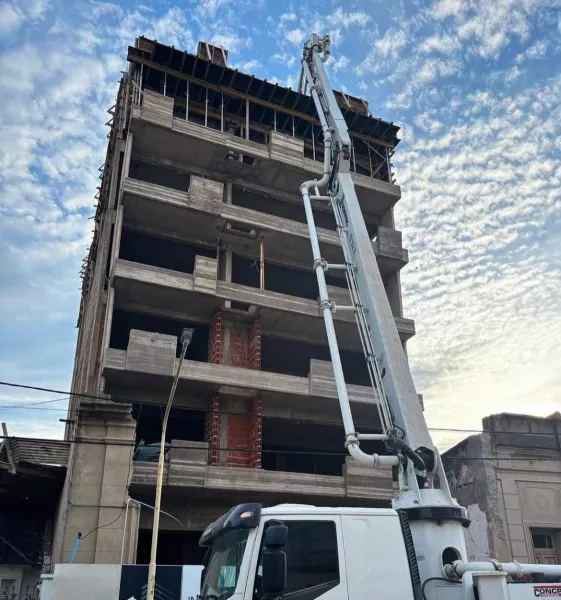 Un obrero salteño se cayó de un edificio en Buenos Aires y está grave
