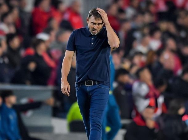 Chacho Coudet anunciará su salida de River en una conferencia de prensa