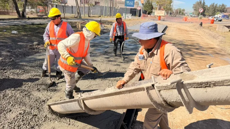 Plan Vial Zona Norte: inició el hormigonado en la colectora de avda. Bolivia