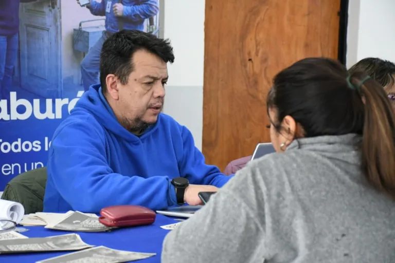 Continúan las jornadas de asesoramiento sobre «Laburá Ya» en los barrios 
