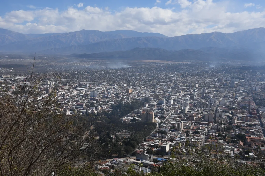 ¡Atención! Rige un alerta por incendios forestales en la ciudad