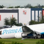 Un avión de carga Boeing 767 se estrelló cerca del Aeropuerto de Miami y quedó envuelto en llamas