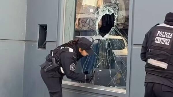 Inseguridad en Salta: para intentar robar hizo un boquete en un vidrio, saltó y huyó por el mismo lugar