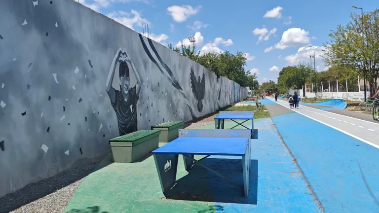 El sentimiento azabache ya tiene su mural en el Paseo del Deporte