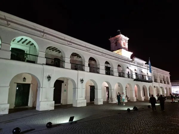 Mañana el Cabildo de la Ciudad se teñirá de rosa y celeste